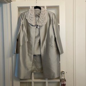 Stunning suit for mother of the bride.